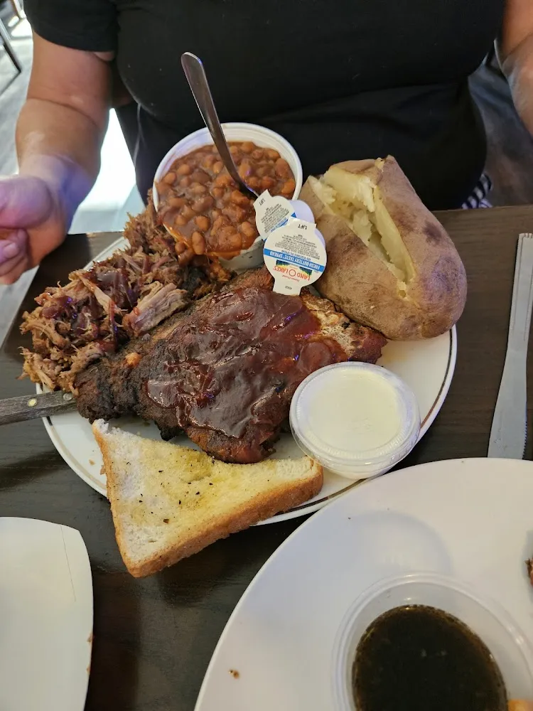 Baby Back Ribs & Pulled Pork